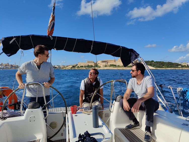 RYA Courses: Learn to sail with our experienced teachers